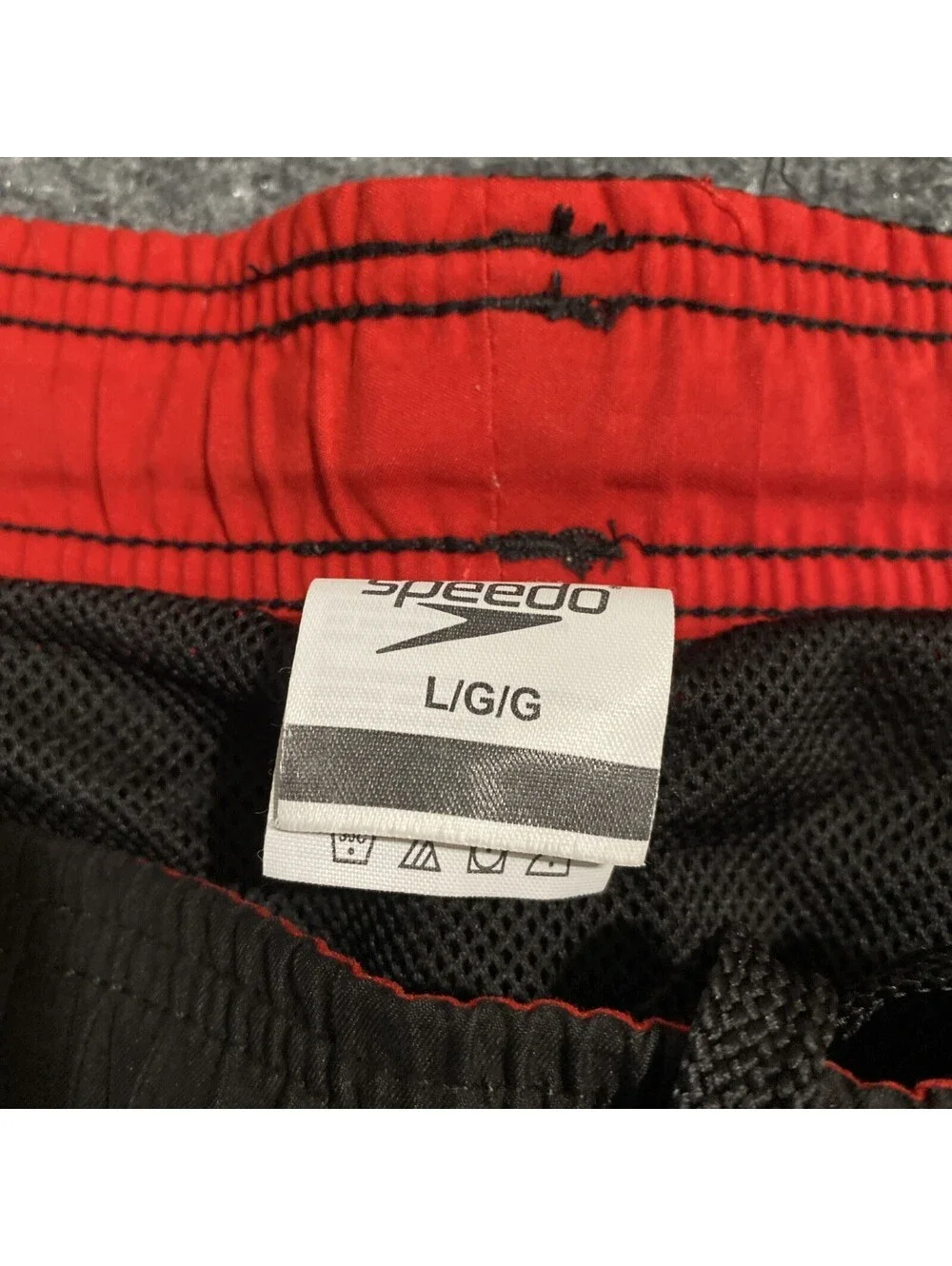 Black & Red  Speedo Mens Swim Shorts Swim Trunks Size L  …. 10